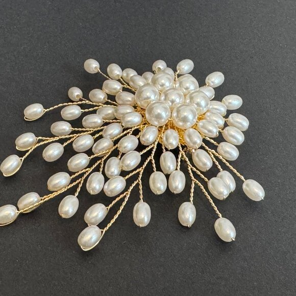 Handmade Gold Tone Wire French Style Faux Pearl Pin Brooch - Picture 4 of 7